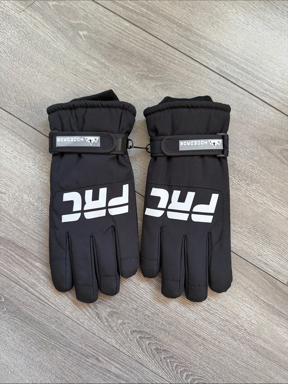 Men's Black Winter Ski Gloves with Adjustable Wrist Strap
